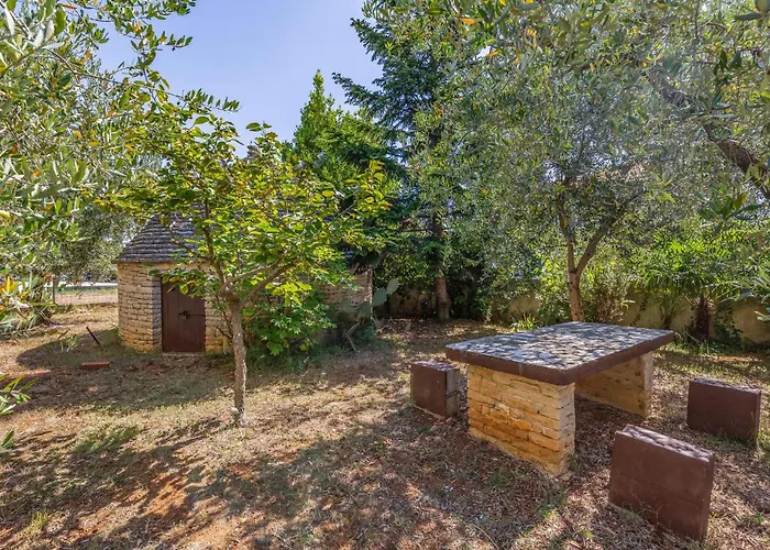 One-bedroom In Appartement Medulin